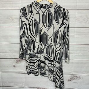 Chico’s Travelers Classic Magnetic Deco Asymmetrical Top Size 16/XL/Chico’s 3